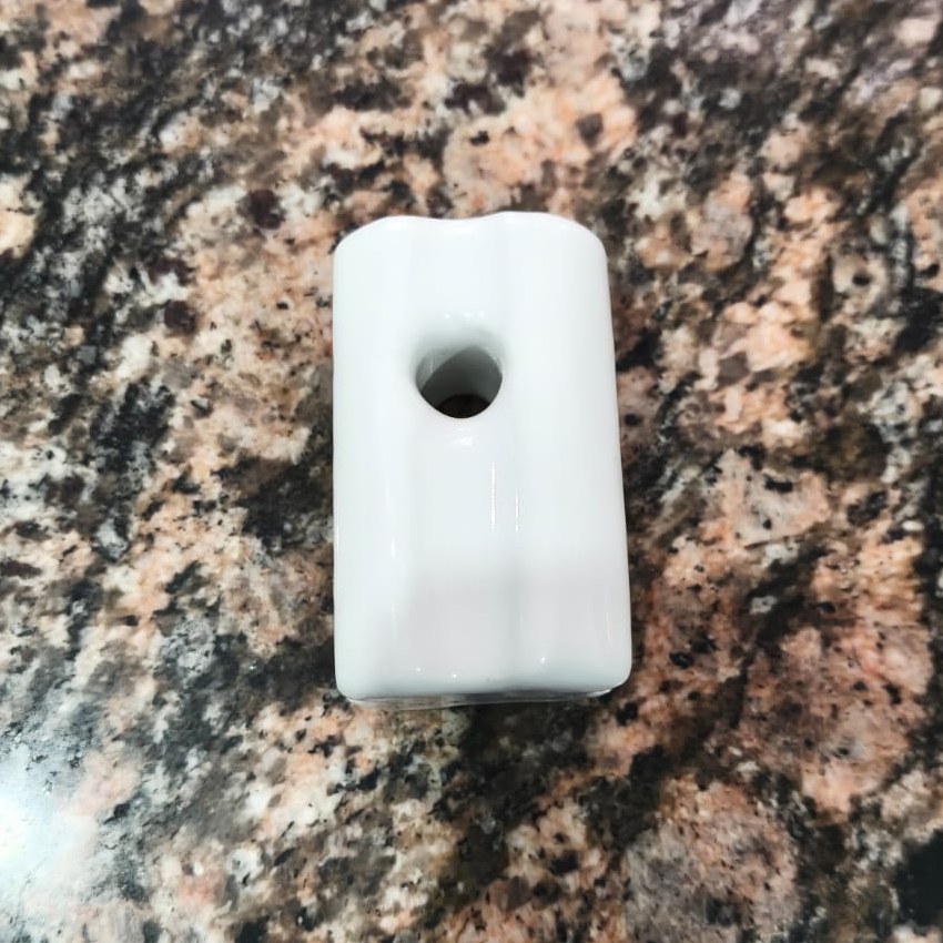 Porcelain Strainer Insulator electric fence accessory